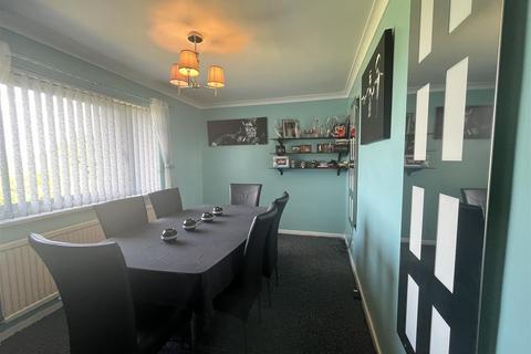 2 bedroom detached bungalow for sale, Elizabeth Avenue, Bradford BD12