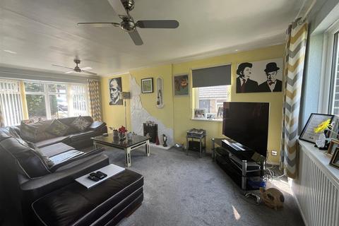 2 bedroom detached bungalow for sale, Elizabeth Avenue, Bradford BD12