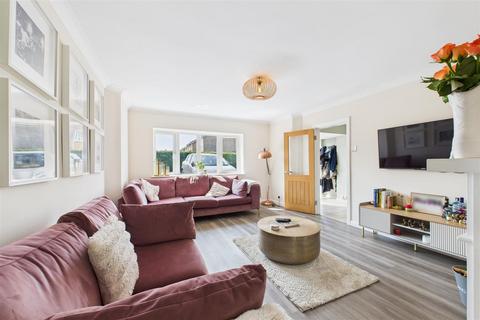 32 Ashworth Close, Newark, NG24 2LJ