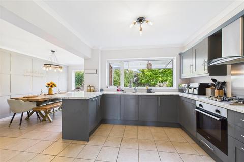 32 Ashworth Close, Newark, NG24 2LJ