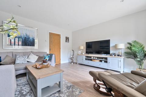 4 bedroom semi-detached house for sale, London Road, Surrey GU26