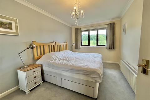 2 bedroom apartment for sale, Newshaw Lane, Hadfield, Glossop