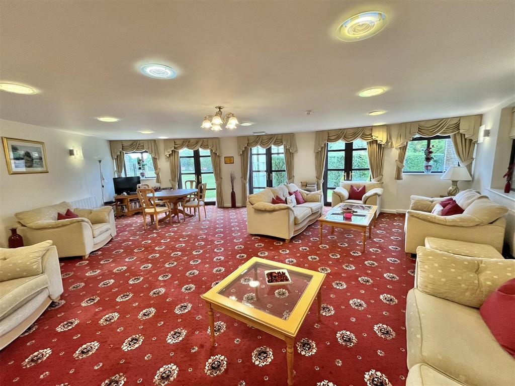Main Reception, Residents Lounge/Kitchen & Laundry
