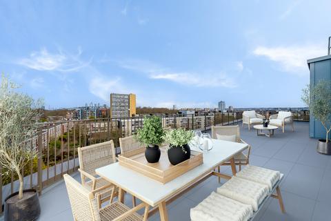 2 bedroom apartment for sale, Penthouse Apt 1023 Hyde Apartments, Battersea, SW11