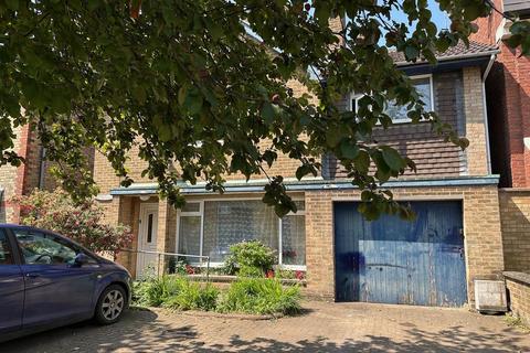 undefined, Lincoln Road, Peterborough PE1