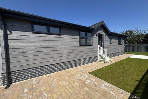2 bedroom detached bungalow for sale, Levern Close, Goonhavern