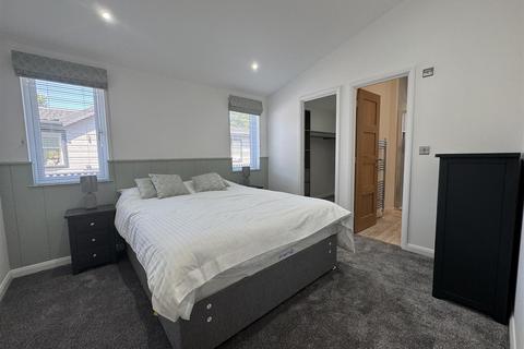 2 bedroom detached bungalow for sale, Levern Close, Goonhavern