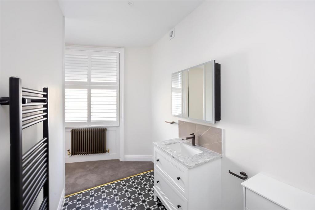 Ensuite