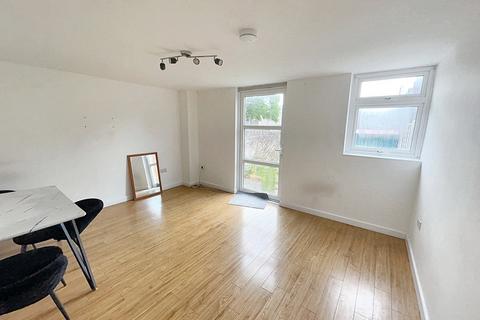 16 Myrtle Road, Romford, RM3 8XS