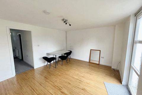16 Myrtle Road, Romford, RM3 8XS