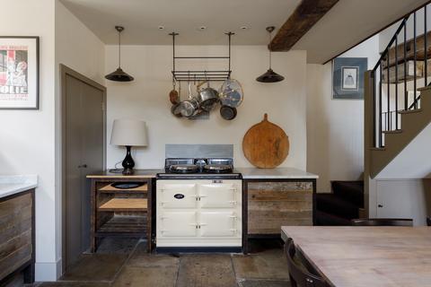 undefined, Queens Square, Winchcombe, Cheltenham, Gloucestershire, GL54