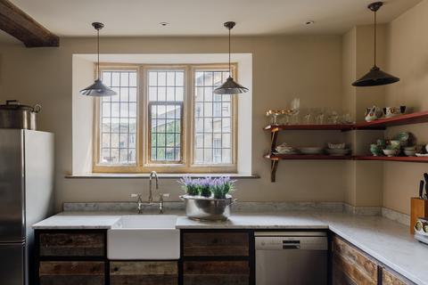 undefined, Queens Square, Winchcombe, Cheltenham, Gloucestershire, GL54