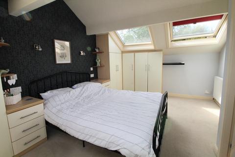 2 Brook Row, Oakworth, Keighley, BD22 0EA