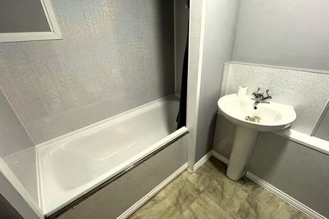 Studio to rent, Frazer Close, Romford