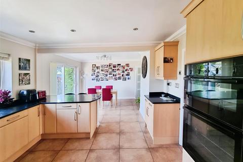 20 Crofts Path, Hemel Hempstead, HP3 8HB