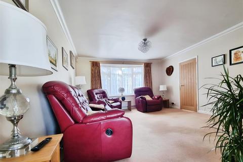 20 Crofts Path, Hemel Hempstead, HP3 8HB