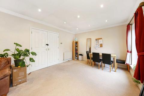 2 bedroom flat to rent, Liberty Mews, London SW12