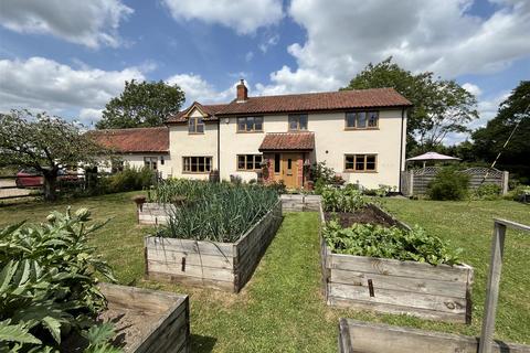 5 bedroom detached house for sale, Long Row, Tibenham