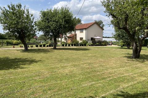 5 bedroom detached house for sale, Long Row, Tibenham