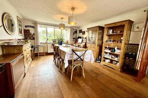 5 bedroom detached house for sale, Long Row, Tibenham