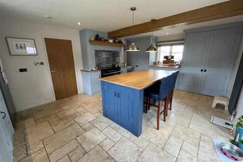 5 bedroom detached house for sale, Long Row, Tibenham