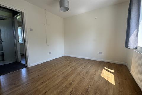 2 bedroom duplex to rent, Lorne Road, Prenton,