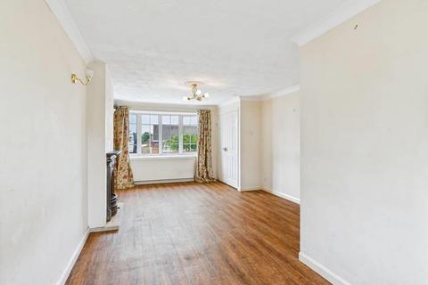 3 bedroom semi-detached house for sale, Bexhill Close, Pontefract