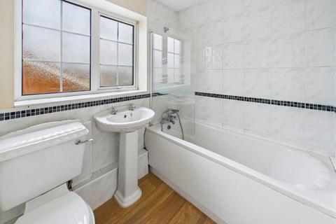 50 Bexhill Close, Pontefract, WF8 2LE