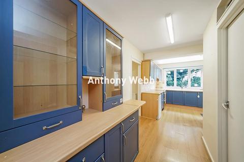 3 bedroom house for sale, Farndale Avenue, London N13