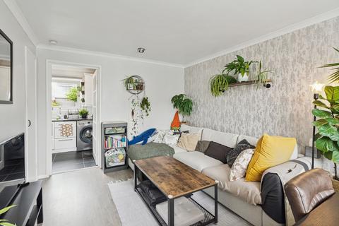 23 Cleekim Drive, Edinburgh, EH15 3QP