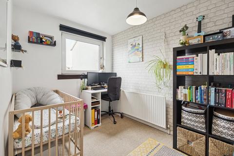 23 Cleekim Drive, Edinburgh, EH15 3QP