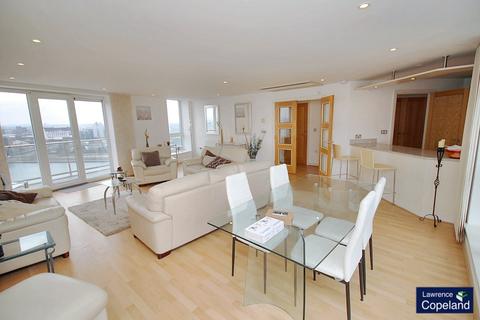 2 bedroom apartment to rent, Sovereign Point, 31 The Quays, Salford, Lancashire, M50
