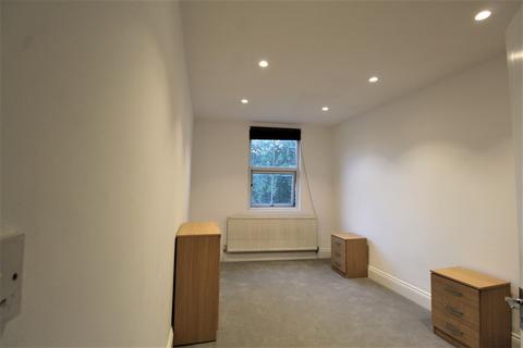 1 bedroom in a house share to rent, New Kent Road, Elephant Castles, SE1
