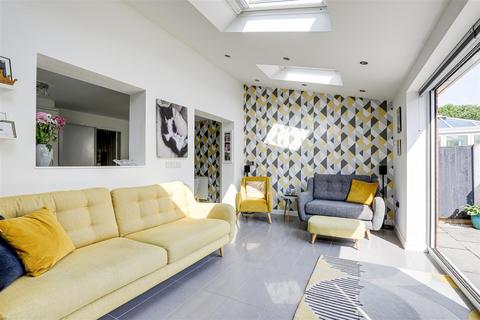 4 Dairy Square, Nottingham, NG8 3DX