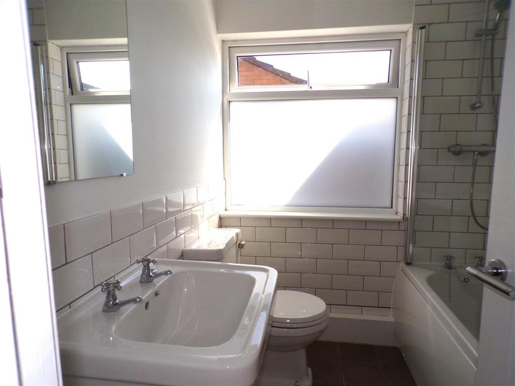 Bathroom.JPG
