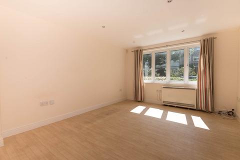 2 bedroom flat to rent, 38 Northcote Rd, London SW11 1NZ