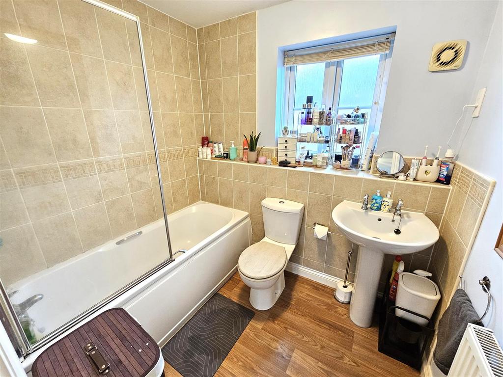 Bathroom.jpg