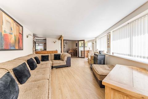20 Catchpole Walk, Dickleburgh, Diss, IP21 4NX