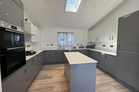 2 bedroom detached bungalow for sale, Levern Close, Goonhavern