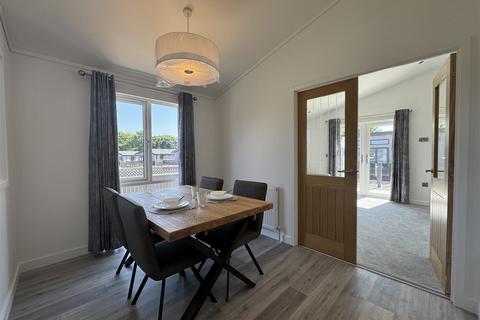 2 bedroom detached bungalow for sale, Levern Close, Goonhavern