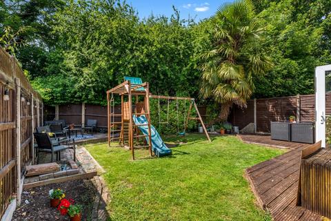 6 Dennett Close, Warwick, CV34 5HF