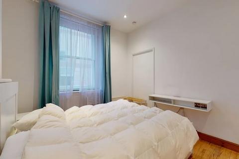 2 bedroom ground floor flat to rent, Red Lion Square, London WC1R