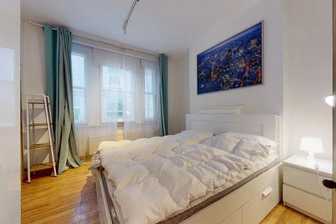 2 bedroom ground floor flat to rent, Red Lion Square, London WC1R