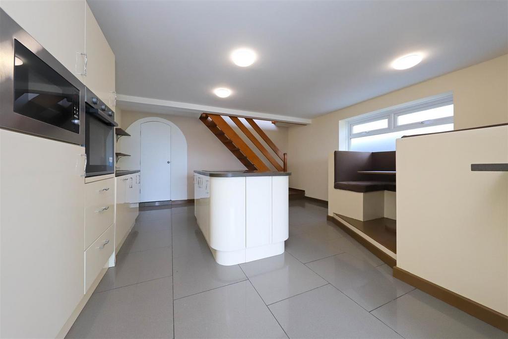 Nicholas james slinfold kitchen .jpg