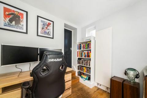 23b Woodland Road, London, SE19 1NS