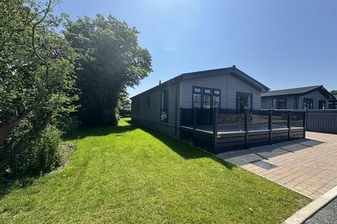 2 bedroom detached bungalow for sale, Levern Close, Goonhavern