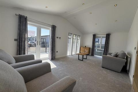 2 bedroom detached bungalow for sale, Levern Close, Goonhavern