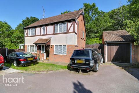 4 bedroom detached house for sale, Warwick Road, Rayleigh