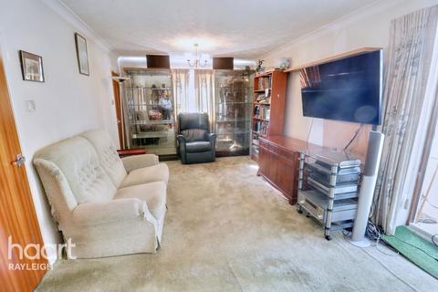 4 bedroom detached house for sale, Warwick Road, Rayleigh