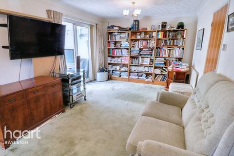 4 bedroom detached house for sale, Warwick Road, Rayleigh